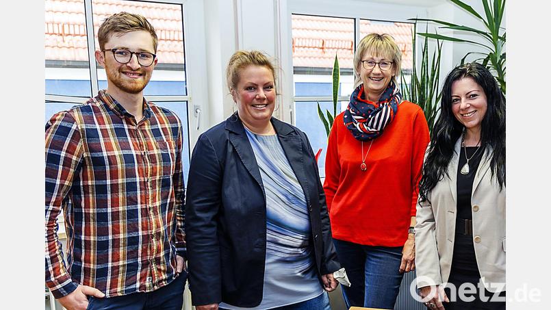 Das Team der Caritas Fachambulanz für Suchtprobleme in Schwandorf mit Maximilian Brunner, Karin Schmittner, Heidi Leitl, Morena Miut und Leiter Peter Häusler bietet Hilfe für Betroffene und besonders auch Angehörige an. Bild: Hösamer