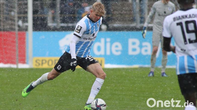 Gerade mal 17 Jahre alt und schon ein richtiger &quot;Löwe&quot;: Leandro Morgalla überzeugte als Innenverteidiger. Bild: Ulrich Wagner