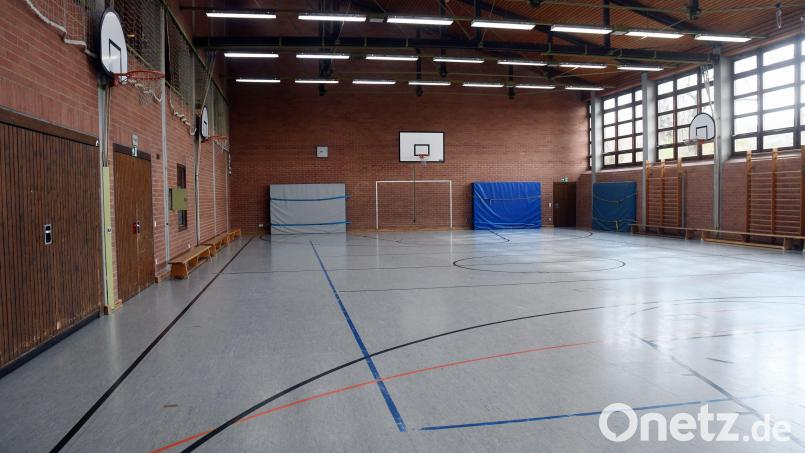 Die Turnhalle der Clausnitzerschule soll ab den Sommerferien saniert werden. Das könnte im Herbst zu Problemen bei Sportunterricht und Vereinsbelegung führen. Bild: Gabi Schönberger
