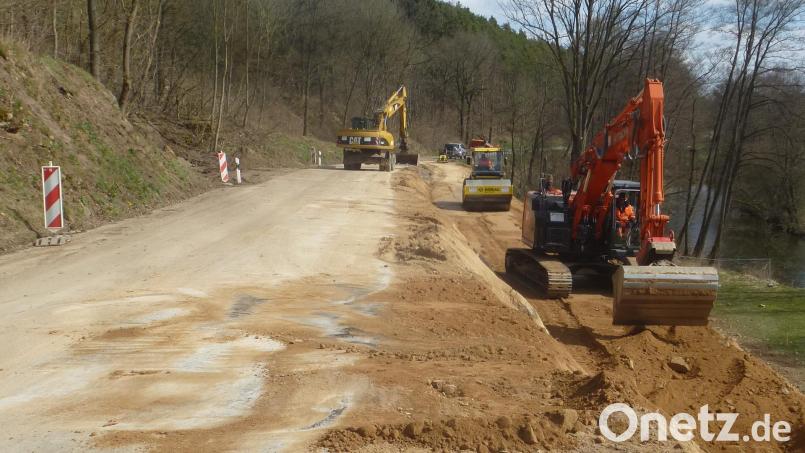 Auch über die Osterferien ist die Staatsstraße 2040 zwischen Schwarzhofen und Neunburg vorm Wald gesperrt. Bild: Mandl