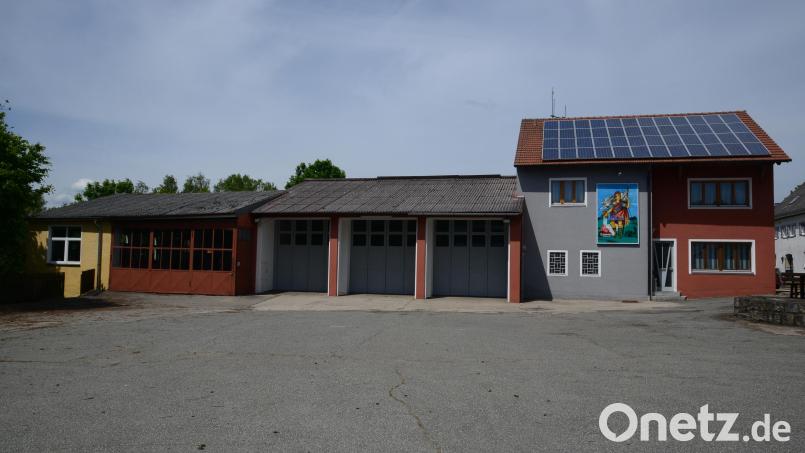 Beim Neubau des Feuerwehrhauses muss auch das Bestandsgebäude saniert werden. Dies betrifft insbesondere die Kellerräume, in denen die Technik untergebracht ist. Bild: bey