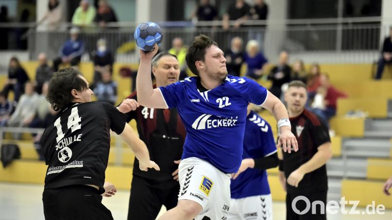 Die SG Auerbach/Pegnitz (im Bild Maxim Pankraz beim Wurf) geht mit 8:0 Punkten in die Play-offs. Archivbild: Hubert Ziegler
