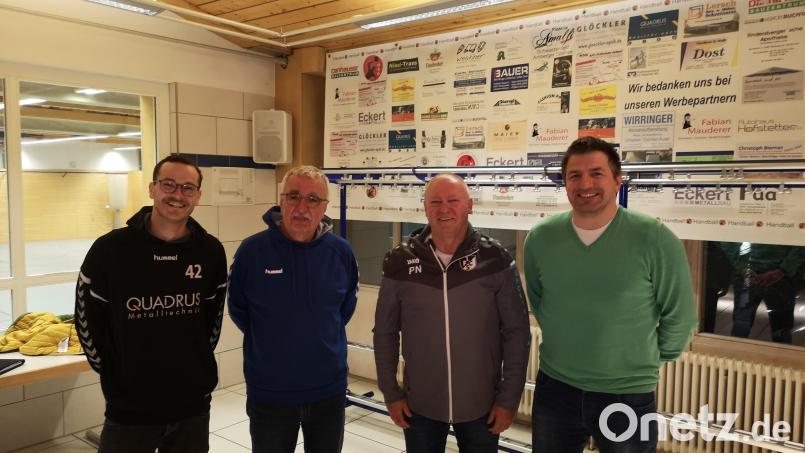 Peter Wabro, Heiner Fleischmann, Peter Neidl und Christian Görner (von links) stehen jetzt an der Spitze der Handballer. Bild: Christian Liebl/exb