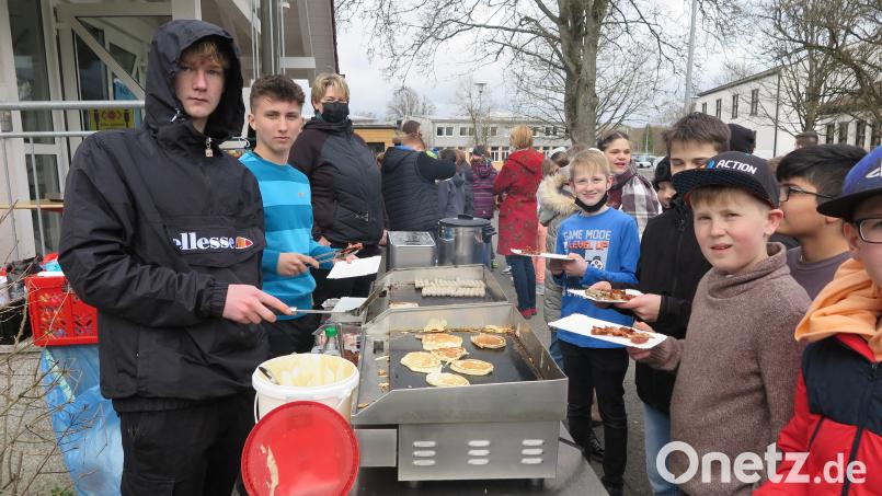 „Andere Länder- andere Sitten“, dachten sich die Grund- und Realschüler beim englischen und amerikanischen Frühstück. Bild: jzk