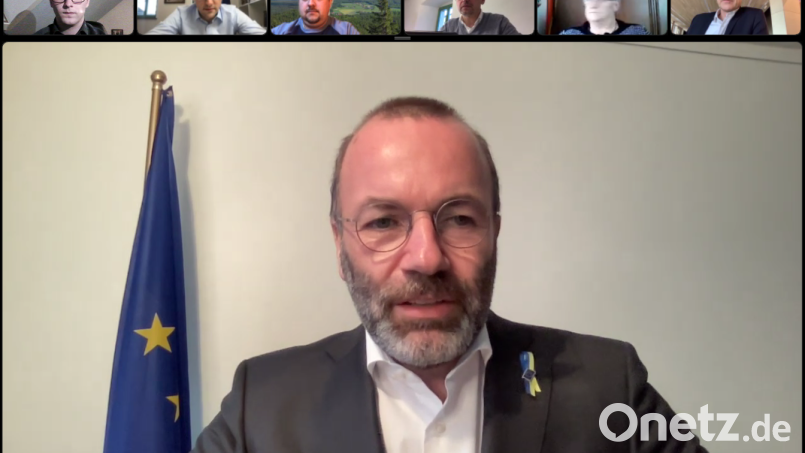 Rund 90 Minuten tauschte sich der Vorsitzende der Europäischen Volkspartei im Europäischen Parlament Manfred Weber mit den Mitgliedern der CSU-Kreisvorstandschaft aus. Bild: mez