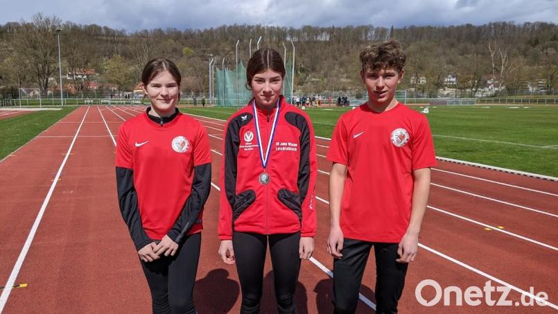 Die Leichtathleten des TB Jahn Wiesau (von links): Annika Dietz, Paula Burger und Michael Zwerenz. Bild: TB Jahn Wiesau/exb