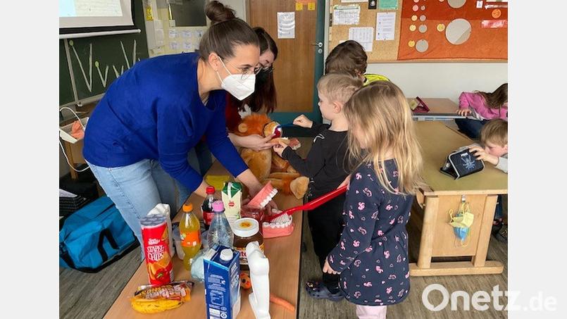 Zahnarztbesuch in der Grundschule Krummennaab. Bild: Grundschule Krummennaab/exb