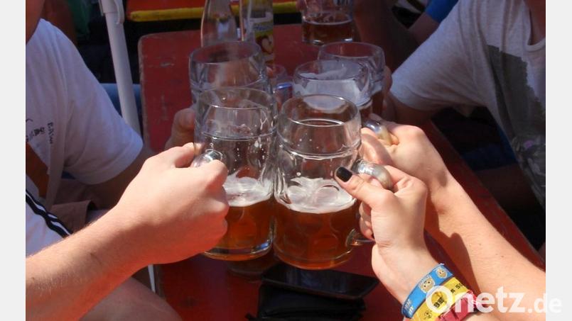 Die Immenreuther können heuer wieder bei einem Bürgerfest anstoßen. Voraussichtlich im Juli wird es so weit sein. Archivbild: wro