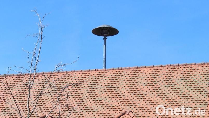 Bei der künftigen Umstellung auf die digitale Alarmierung ist diese durch die Sirene auf dem Dach des Rathauses dann auch für den Katastrophenfall möglich. Die Alarmierungsmöglichkeiten in den Ortsteilen sollen laut Bürgermeister Wolfgang Söllner geprüft werden. Bild: soj
