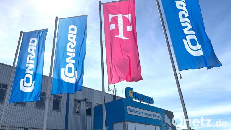 Wernberg-Köblitz bleibt. Und auch für Conrad Electronic als ganzes muss das Aus für den stationären Handel keine schlechte Nachricht sein. Es passt zur Strategie, die Conrad seit längerem verfolgt. Die Betroffenen Mitarbeiter dürfte das aber kaum trösten. Bild: Gabi Schönberger