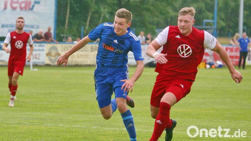 Das Hinspiel gegen die SpVgg Vohenstrauß gewannen Max Herrmann (links) und der SV Etzenricht deutlich mit 5:1. Bild: war