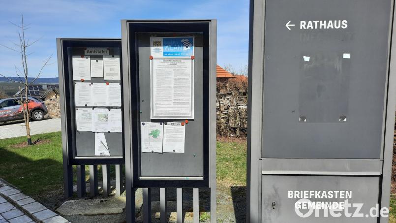 Wo werden am besten die Aushänge platziert, die für die Bürger Parksteins wichtig sind? Ein Thema, das in der Marktratssitzung angesprochen wurde. Bild: bey