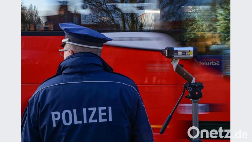 Die Amberger Verkehrspolizei blitze am Mittwoch in Hirschau und bei Schnaittenbach. Symbolbild: Patrick Pleul / dpa
