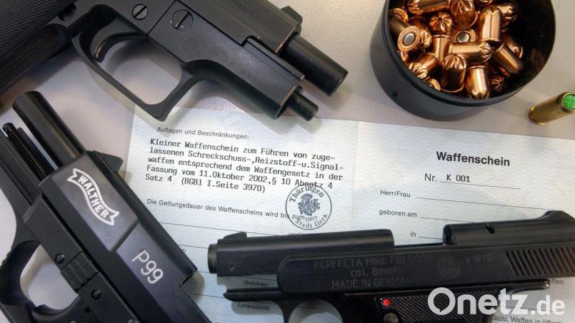 Der 22-Jährige hatte keinen Waffenschein, der ihn zum Führen einer PTB-Waffe berechtigt hätte. Symbolbild: Jan-Peter Kasper