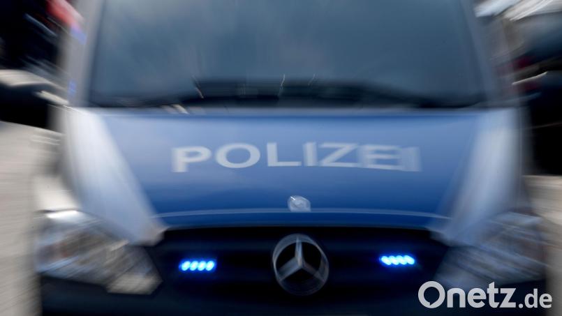 Die Polizei brachte einen Mann zu einer lebenswichtigen Operation nach München. Symbolbild: Carsten Rehder/dpa