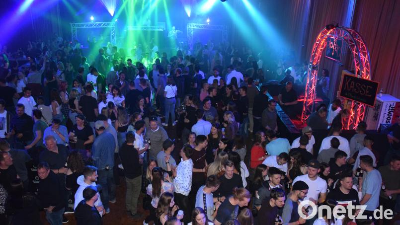 Endlich wieder &quot;Party-Time&quot;! Der Vohenstraußer Faschingsverein startet mit seiner Osterparty wieder richtig durch. Bild: fla