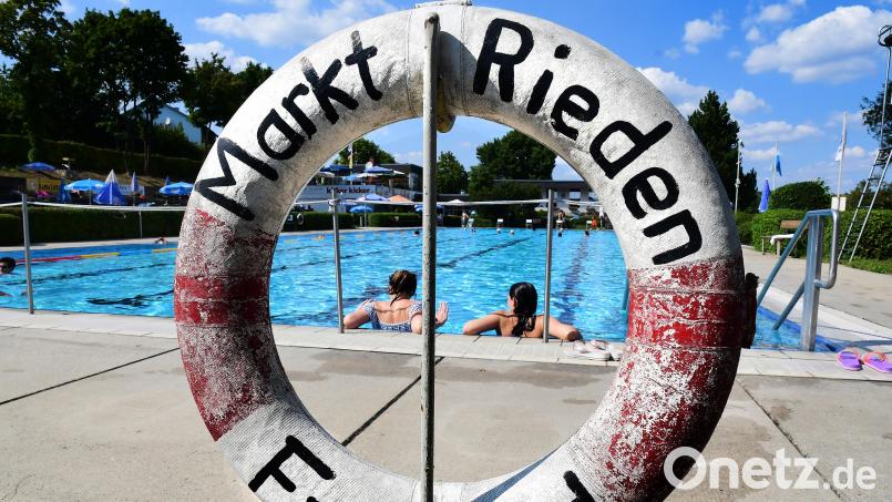 Das Freibad Rieden wird derzeit saniert. In der Oberpfalz sind laut Bauministerium noch viele weitere Bäder sanierungsbedürftig. Archivbild: Petra Hartl