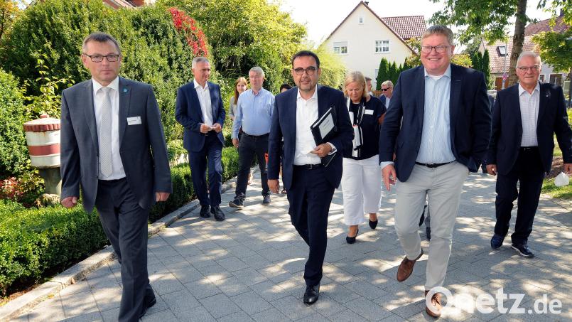 Bayerns Gesundheitsminister Klaus Holetschek (Mitte) besuchte im September 2021 das Klinikum St. Marien. Damals kündigte er an, sich für das Amberger Modell der Integrativen Onkologie einsetzen zu wollen. Archivbild: Stephan Huber
