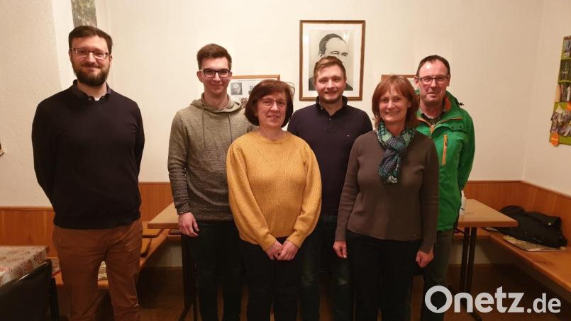 Die Pfarrei Ursensollen verabschiedet Pfarrgemeinderäte (von links): Pfarrer Johannes Arweck, Johannes Popp, Irmgard Schneider, Stefan Götz, Gitta Edenharder und Anton Weiß. Bild: Pfarrei Ursensollen/exb
