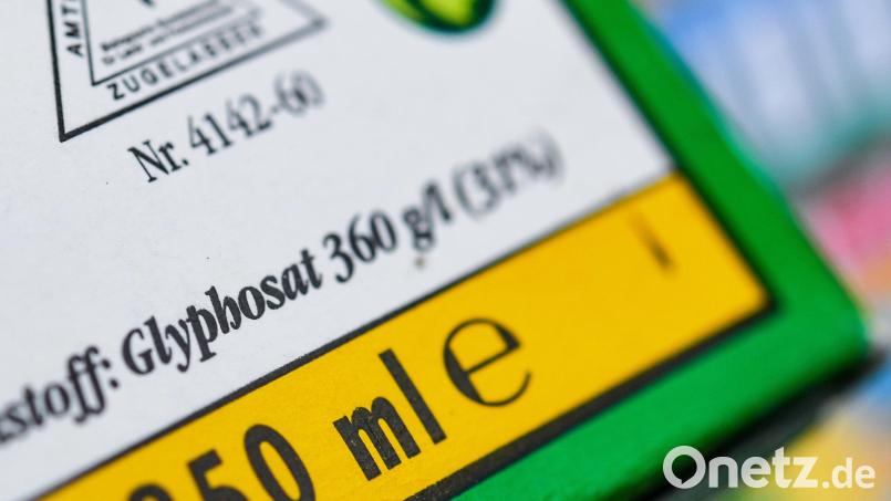 Das umstrittene Unkrautvernichtungsmittel Glyphosat bleibt bei der Molkerei Goldsteig nun doch verboten. Bild: Patrick Pleul/ZB/dpa