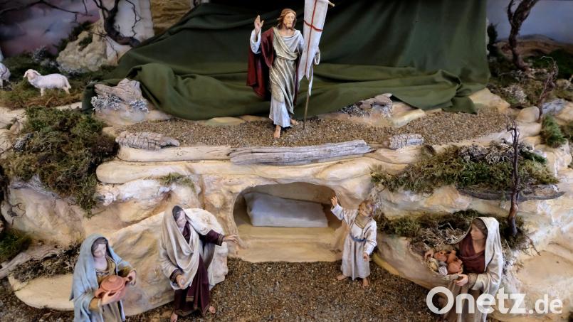 Mit der biblischen Szene „Auferstehung“ erstrahlt die Jahreskrippe in der Pfarrkirche St. Johannes der Täufer im neuen Glanz. Bild: le