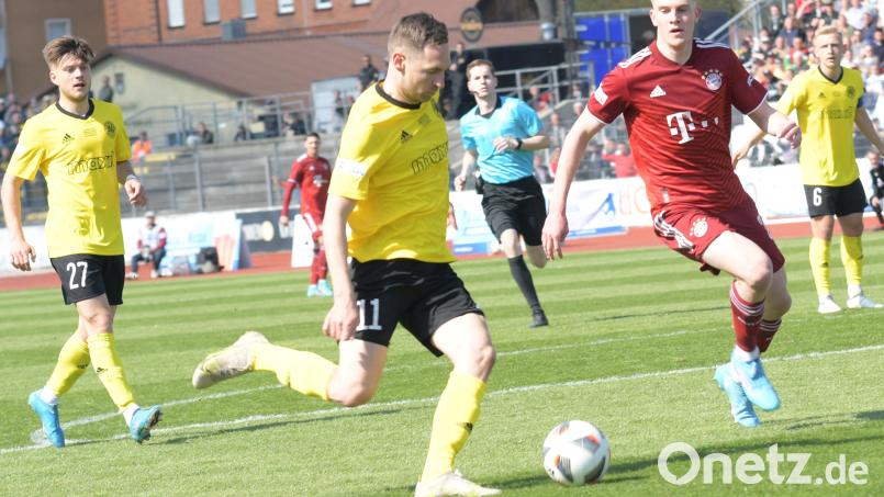 Nach dem 4:0-Sieg über den FC Bayern II (Szene) feierten Spieler der SpVgg Bayreuth in einem Lokal. Der tätliche Angriff gegen drei Altstadt-Akteure endete dem Vernehmen nach nicht mit ganz so schlimmen Verletzungen wie anfangs vermutet. Bild: Hans Wunder