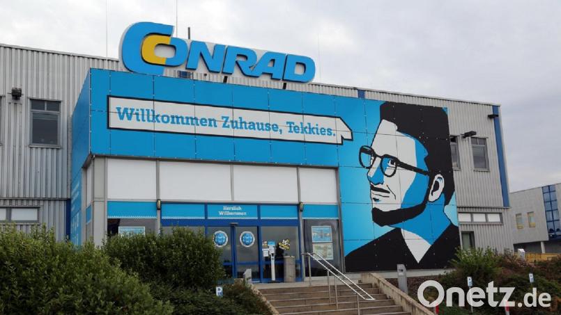 Lebewohl statt Willkommen: Conrad Electronic zieht sich aus dem Filialgeschäft zurück. Nur hier beim Logistikstandort in Wernberg-Köblitz sollen Privatkunden auch weiterhin Ware direkt vor Ort kaufen können. Archivbild: Gerhard Goetz, Götz