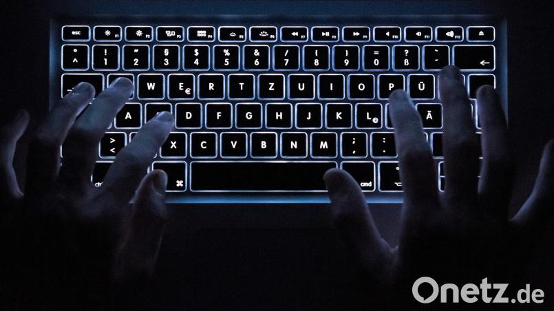 Die VG Nabburg schafft unter anderem ein neues Notebook an. Bild: Silas Stein