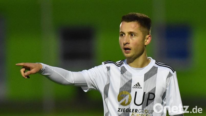 Moritz Zeitler fehlte in den letzten Spielen krankheitsbedingt. Gegen den SV Neukirchen könnte der Offensivverteidiger wieder in den Weidener Kader zurückkehren. Bild: A. Schwarzmeier