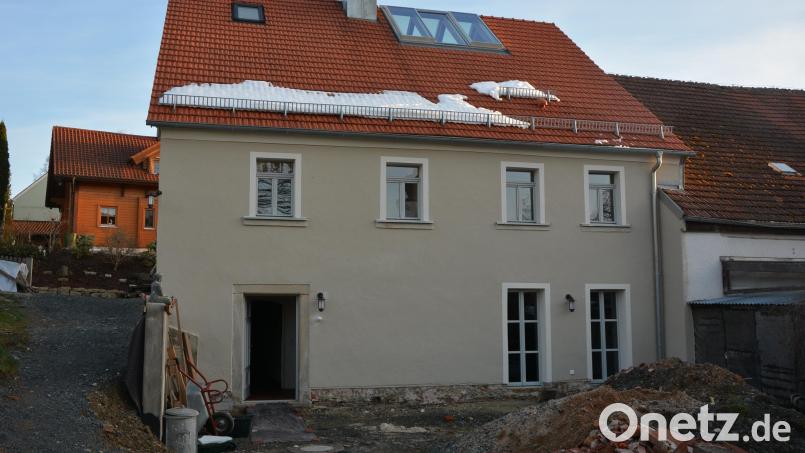 Während die Maßnahmen im Inneren des Imkerhauses in Leonberg nahezu abgeschlossen sind, muss an den Außenanlagen noch gearbeitet werden. Das Projekt ist nach Straßenbau- und -unterhalt der zweitgrößte Posten bei den Investitionen im Haushalt 2022. Bild: jr