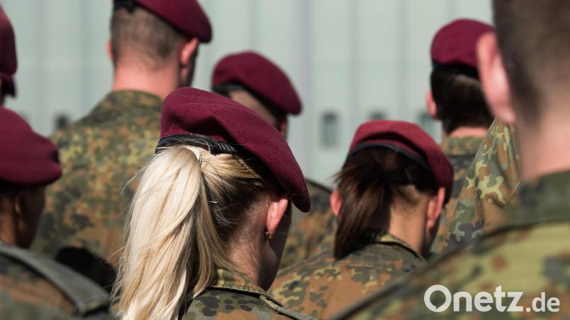 Eine 26-Jährige Soldatin will aussteigen und den Kriegsdienst verweigern. Ihr Antrag scheitert vor Gericht. Symbolbild: Silas Stein/dpa