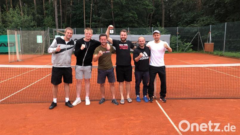 Die Aufsteiger-Mannschaft (von links): Robin Stork, Karsten Herold, Patrick Gebhart, Philipp Schöttner, Bastian Lumpp, Christian Arz Bild: exb