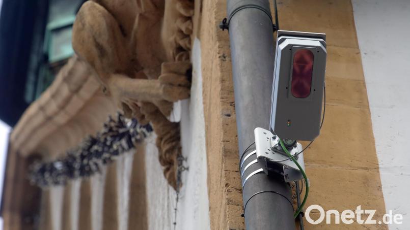 In Amberg sind drei Laserscanner zur Erfassung der Passantenfrequenz montiert. Sie befinden sich an der Bahnhofs- und an der Georgenstraße sowie am Rathaus. Bild: Wolfgang Steinbacher