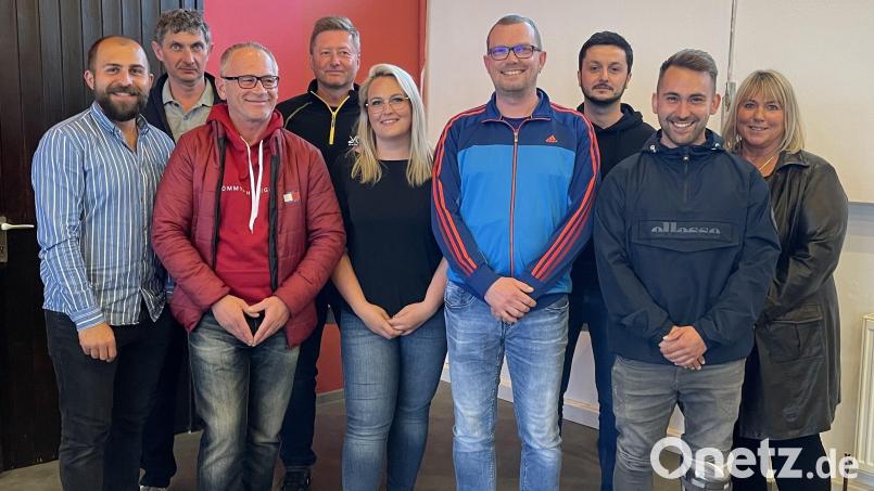 Der neue Vorstand (von links): Gökhan Misral, Thomas Schneider, Andreas Wächter, Christian Jäger, Melanie Misral, Ronny Gäßner, Dardan Mujku, Nikolai Dürbeck, Maria Maget. Bild: ibs