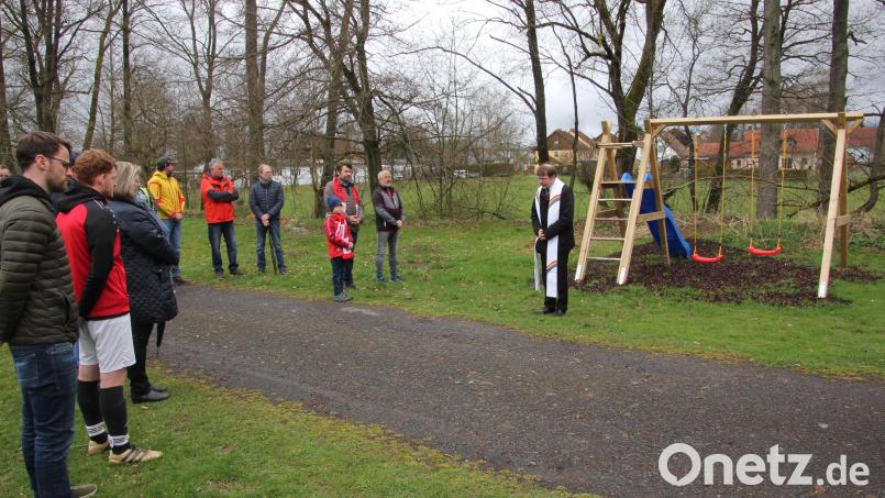 Pfarrer Andreas Kraft erbat am Sonntagnachmittag den Segen Gottes. Bild: kro