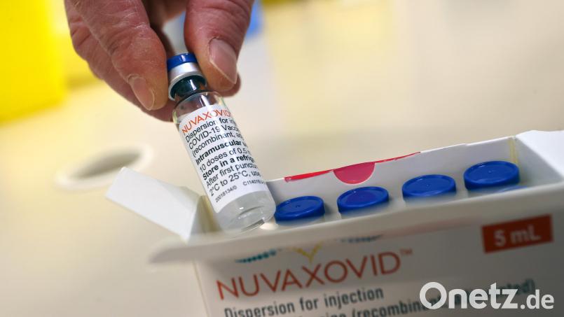 Der Impfstoff Nuvaxovid vom Hersteller Novavax ist in Deutschland aktuell nur für eine Erst- und Zweitimpfung zugelassen. Symbolbild: Karl-Josef Hildenbrand / dpa