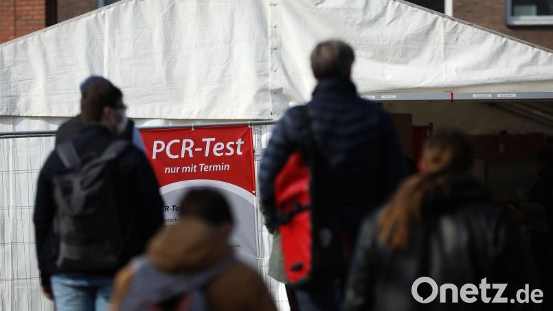Teststation für Corona-Schnelltests am Holstentor in Lübeck. Bild: Christian Charisius/dpa