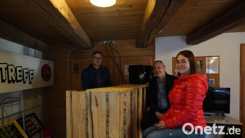Integrationslotse David Runschke, Jürgen Preisinger vom Kreisjugendring und die Kemnather Jugendbeauftragte Mirjam Müller (von links) wollen Jugendliche und junge Erwachsene mit Migrationshintergrund zusammenbringen, so dass sie sich austauschen können. Bild: kaz