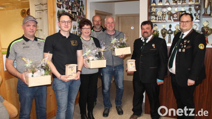 Die Gewinner des Eröffnungsschießens Bild: Renate Kellner/exb