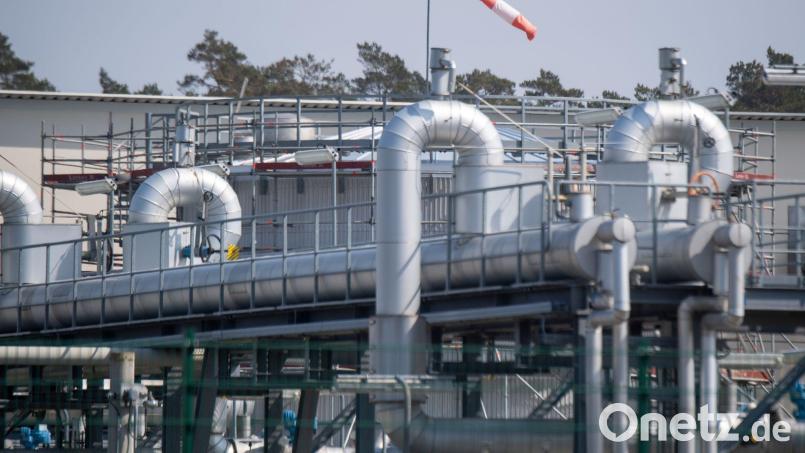 Blick auf Rohrsysteme und Absperrvorrichtungen in der Gasempfangsstation der Ostseepipeline Nord Stream 1 und der Übernahmestation der Ferngasleitung OPAL (Ostsee-Pipeline-Anbindungsleitung). Bild: Stefan Sauer/dpa