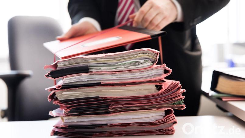 Die Strafakte eines 65-jährigen Ambergers zählt mittlerweile 35 Vorstrafen. Um einen Gefängnisaufenthalt kommt er damit nicht mehr herum. Bild: Christian Charisius/dpa/Symbolbild