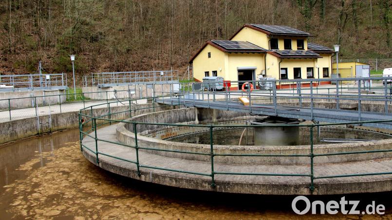 Die Kläranlage der Gemeinde Etzelwang wird um eine Klärschlammpresse ergänzt. Sie schließt an das bestehende Gebäude an. Der Bau soll 2022 ausgeführt werden. Bild: ds