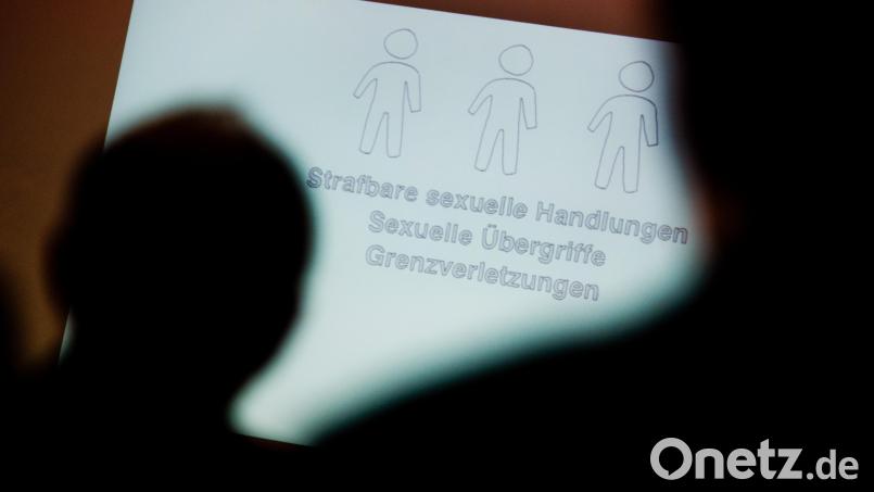 Im Landkreis Tirschenreuth soll es zu sexuellen Übergriffe durch einen Jugendtrainer gekommen sein. Symbolbild: Julian Stratenschulte/dpa