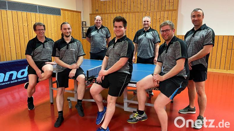 Die erfolgreiche zweite Tischtennis-Herrenmannschaft des SC Eschenbach: (von links) Wolfgang Traßl, Philipp Bayer, Christian Schley, Rafael Bernhardt, Erhard Neumüller, Dominik Schreml und Jürgen Frischholz. Bild: btb