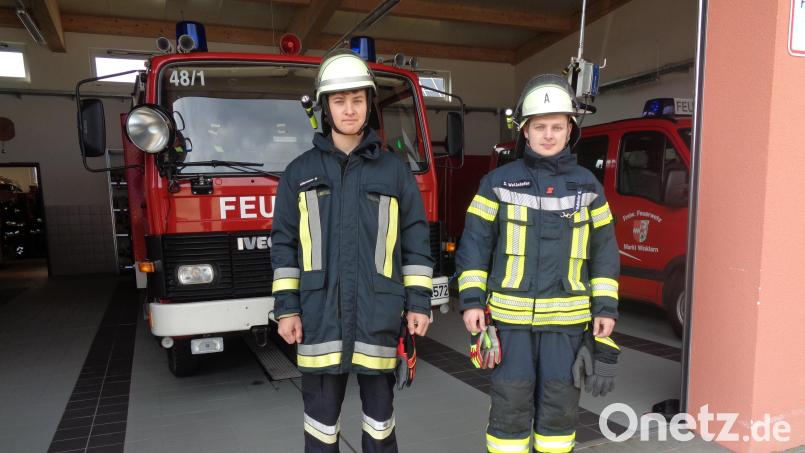 Die alte (links) und neue Schutzbekleidung im Vergleich. Bild: amö