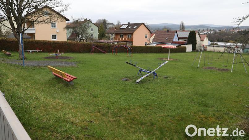 Der Spielplatz an der Windischkapellenstraße in Erbendorf soll revitalisiert werden. Die Patenschaft dafür wollen die Fraktionen von CSU und CWL übernehmen. Bild: njn