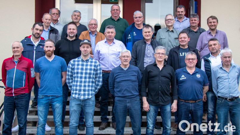 Für 25, 30, 40 oder 50 Jahre Zugehörigkeit zum FC Vorbach werden in der Jahreshauptversammlung des Sportvereins insgesamt 60 Mitglieder geehrt. Bild: ilt