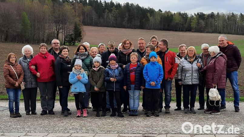 Die erste Aktion der neu gegründeten Kolping-Kids war ein Ausflug nach Waldeck. Dazu hatten sie auch Senioren aus Bärnau eingeladen. Bild: Markus Fichtner/exb