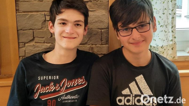 Die Nachwuchstalente des Schachclubs Erbendorf Johannes Keck (von links) und Johannes Gelbert. Bild: njn