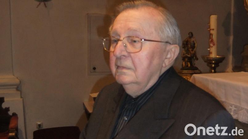 So kannten die Gläubigen der Pfarrei ihren Seelsorger Joseph Fromm, der von 1963 bis 1981 in Moosbach als Pfarrer wirkte. Bild: gi